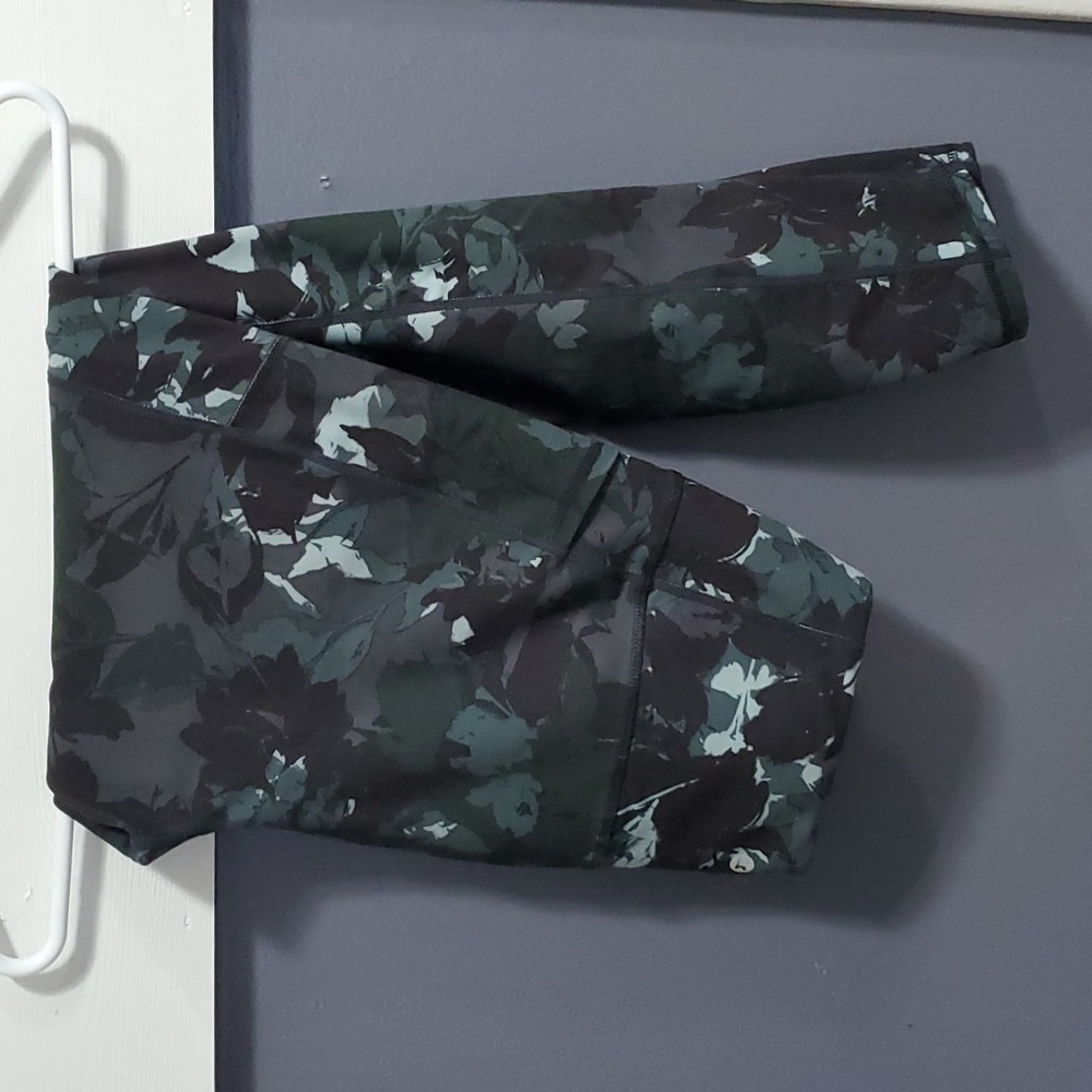 Leafy Print Leggings